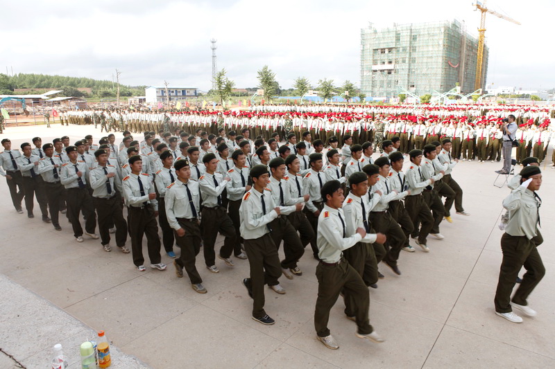2011年建設(shè)中的校園，新生軍訓(xùn)